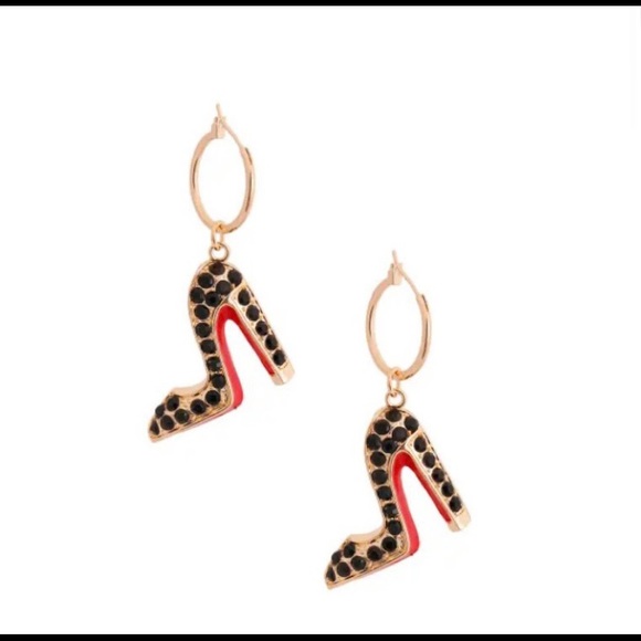 Gold Earring with a High Heel Black Rhinestone charm!🔥🔥 - Picture 4 of 4